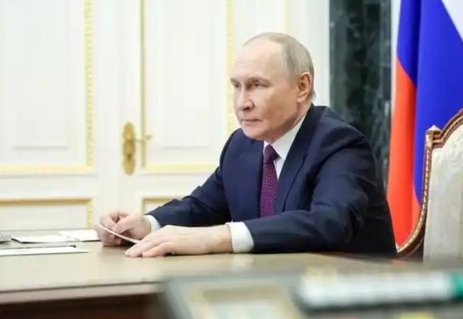 直到今天美国人才猛然发现，当年冻结俄罗斯3000亿外汇，竟成了本世纪最臭的一步棋