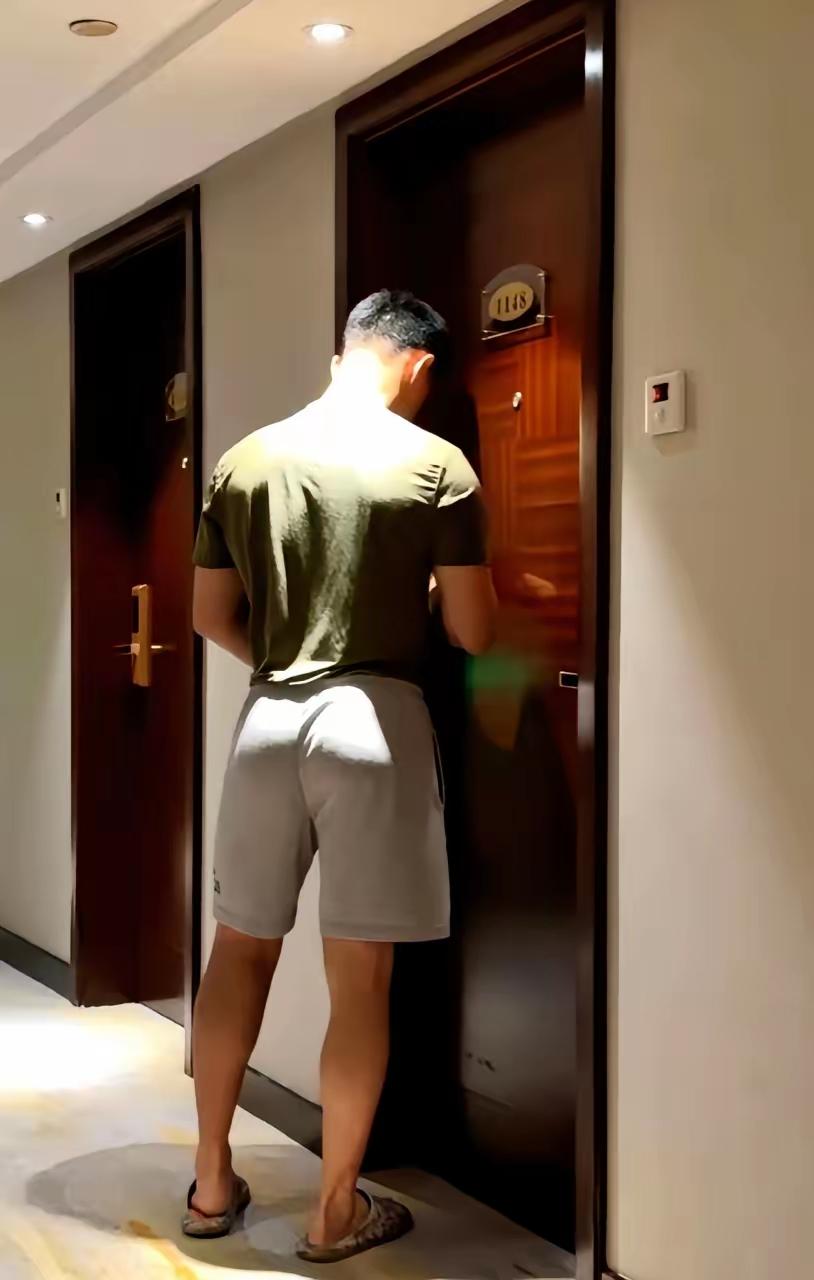 “凭一张身份证照片就能查到房间号？”女子与男友吵架后离家住酒店，两小时后男友竟找