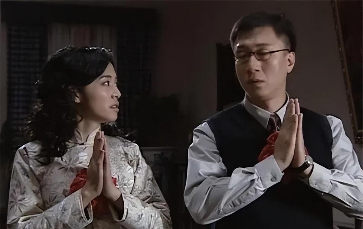 一名中共卧底向上司坦白自己的真实身份，然而意外的是他的上司同样是中共的卧底吗
1