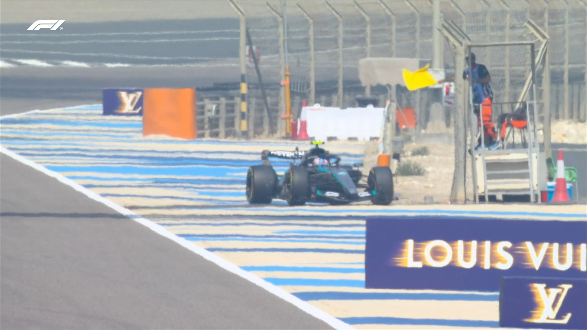 安东内利的赛车停在了赛道边…F12026F1季前测试