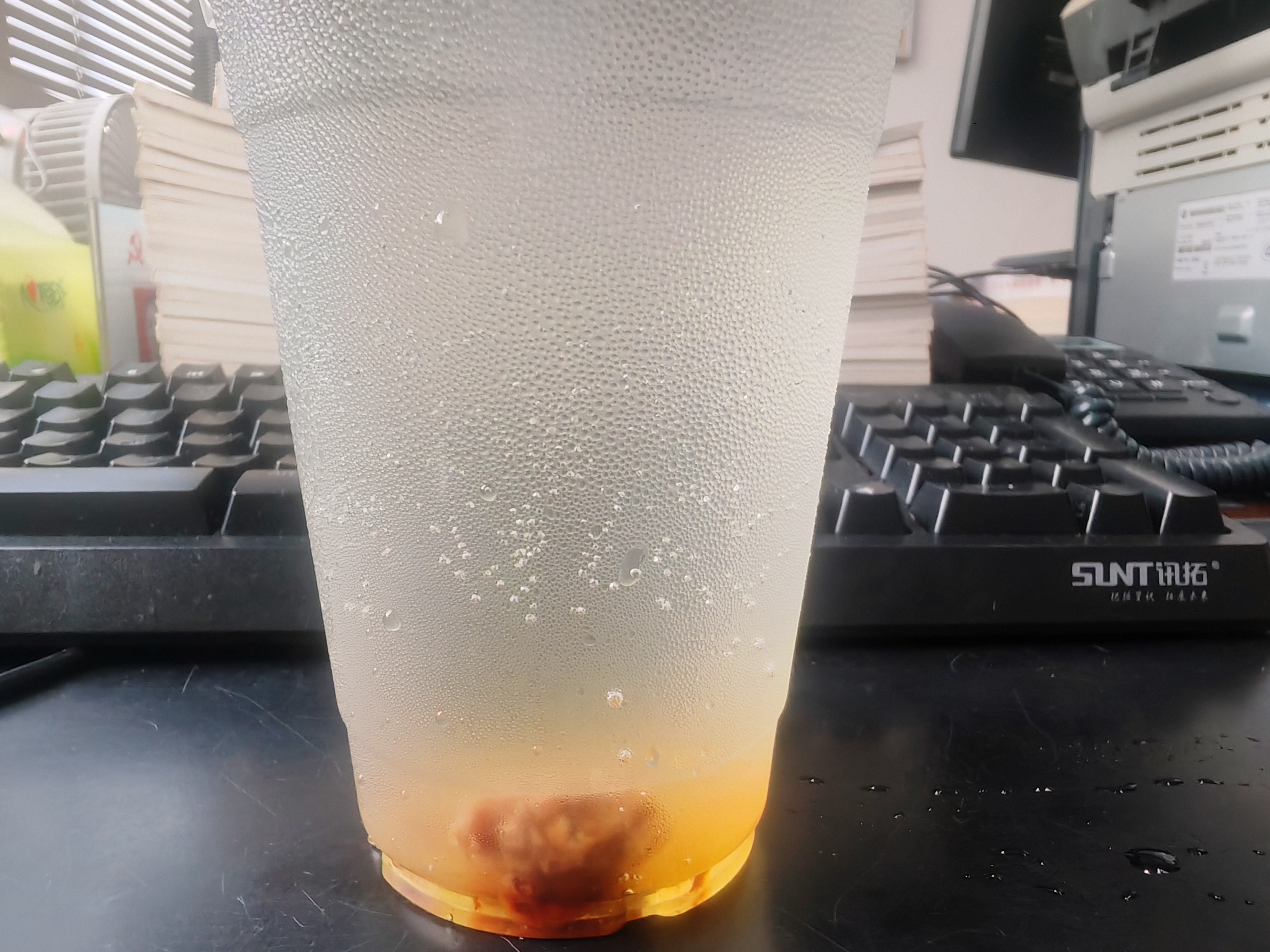 被人惦记，还投喂自制饮料的感觉，比饮料本身还要甜几分。 