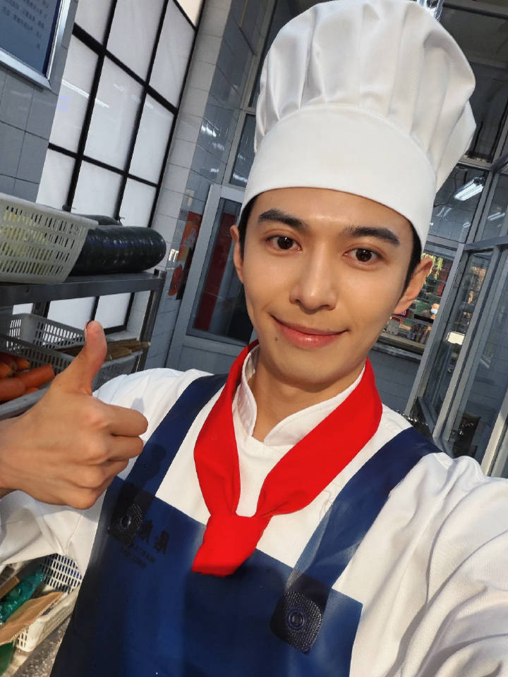 十个勤天人间有味杀青 👨🏻🍳👨🏻🍳大厨好期待小童在这部剧的表现