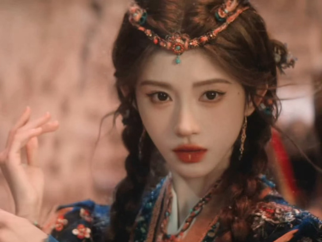 鞠婧祎这个造型我眼前一亮！！！美艳灵动