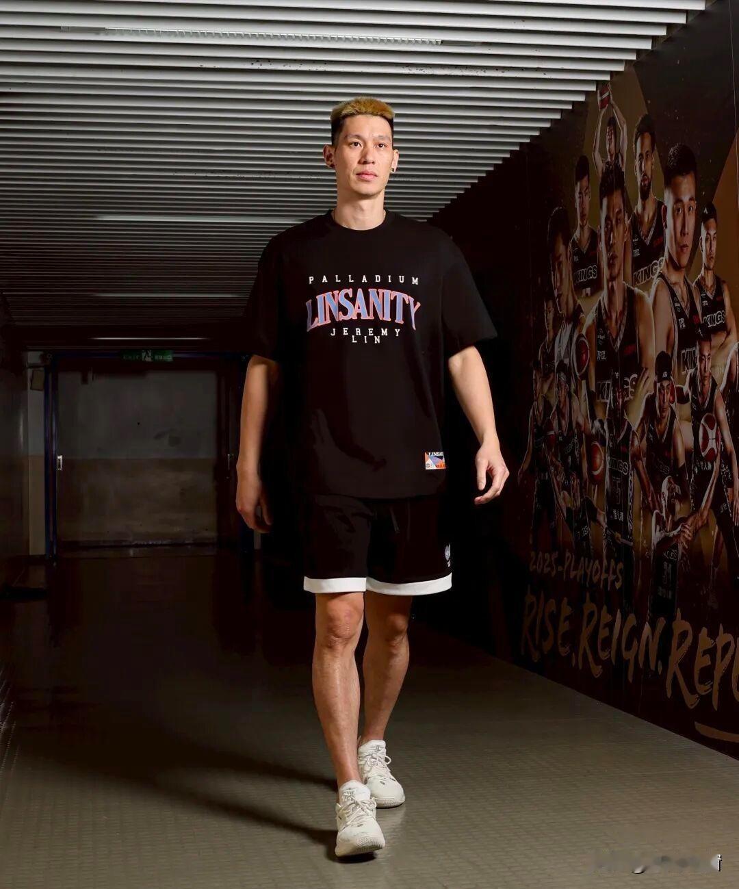 今天林书豪的7号球衣要在新北国王退役啦！周杰伦喊着要现场唱《说好不哭》，林俊杰直