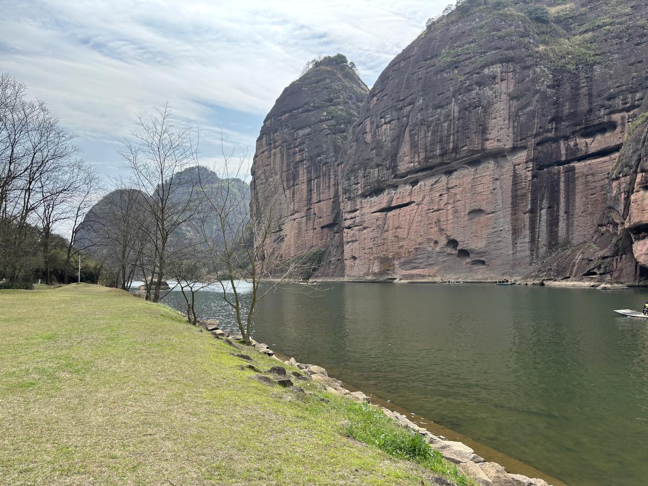 现在的校长有多不想当？以前是想当好难当上，现在是想不当也难辞去。今天听到一个校长