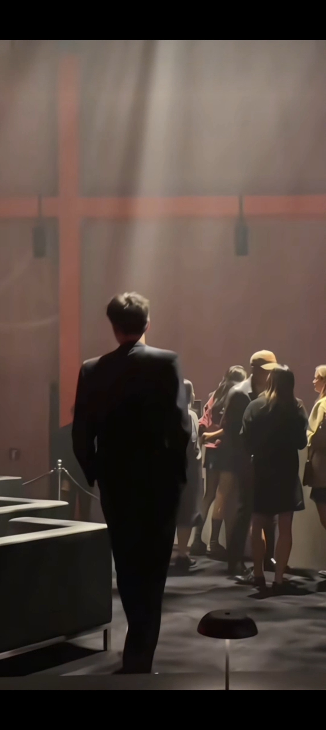 李现李现上官诚明 听说最近这个背影很火 