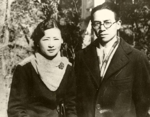 1946年林徽因和金岳霖在一个别 墅同吃、同住了5个月。当别人问起梁思成时，他不