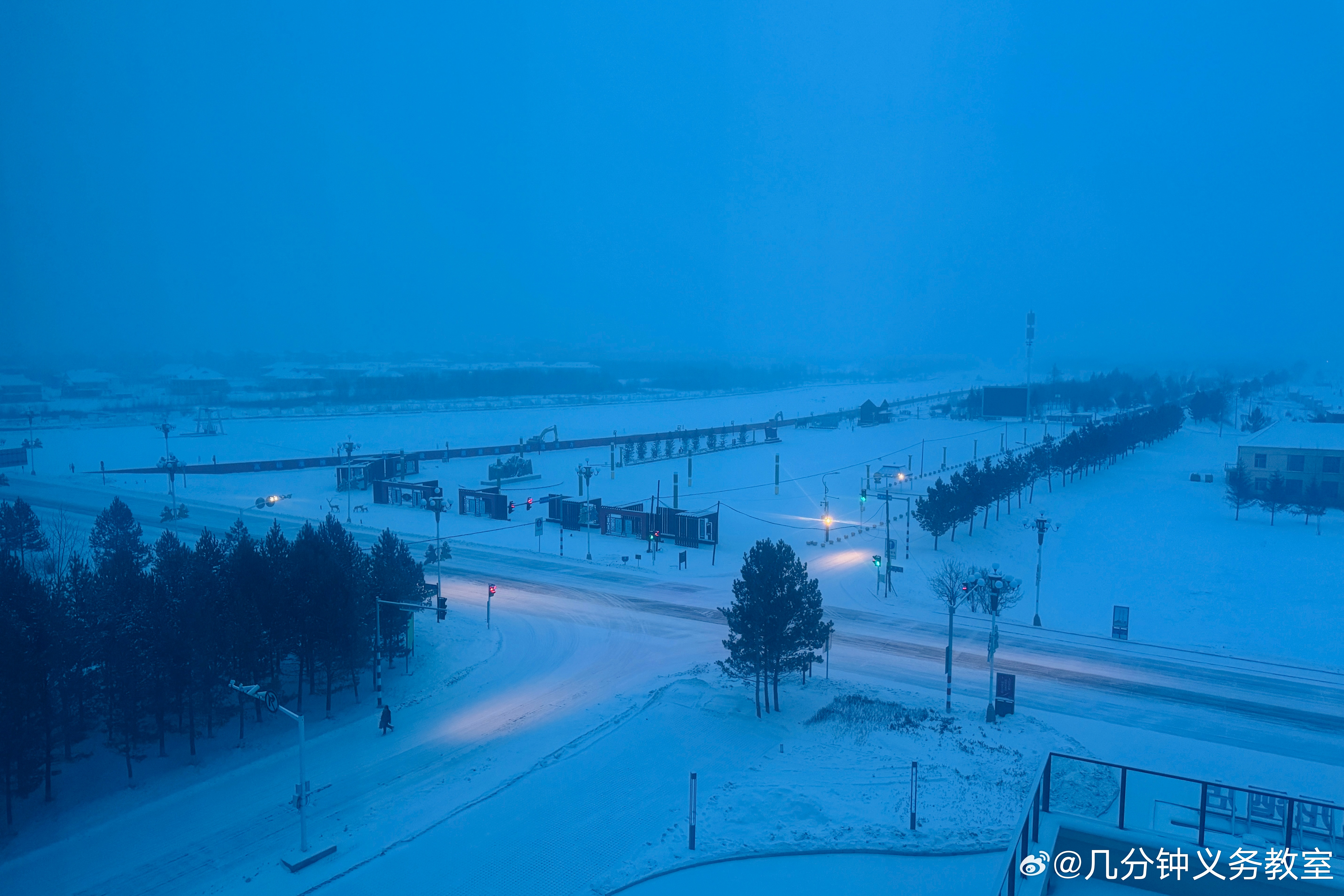 新疆和海上的地平线，是一种遥远感，一直走会发现另一个世界，漠河的地平线是一种尽头