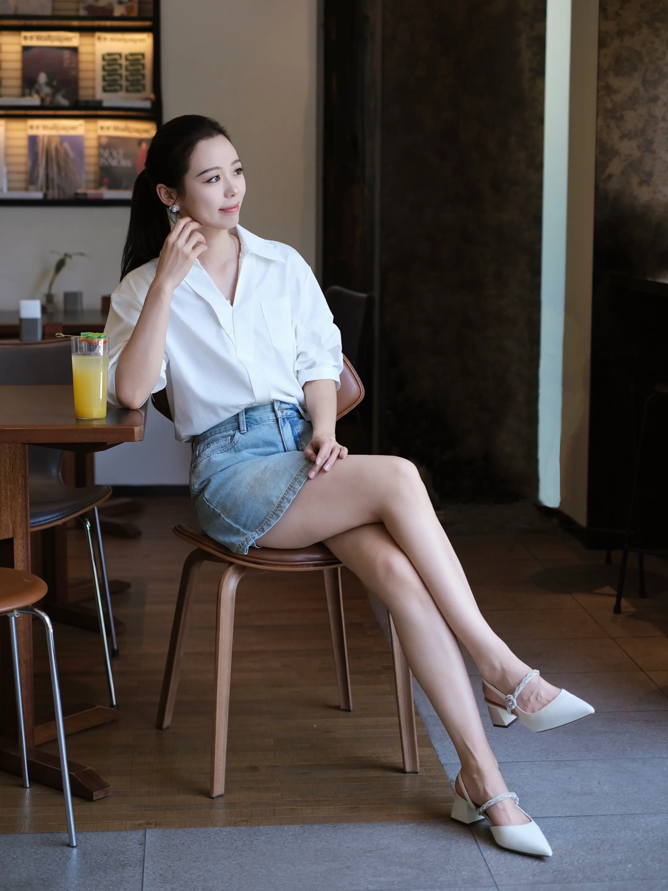 听说你们喜欢看我穿白衬衫？