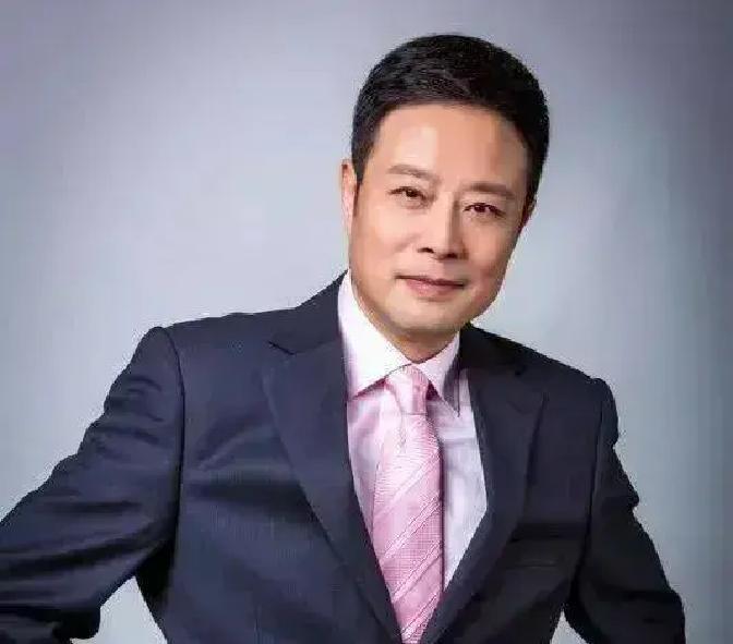 错一个字罚50？央视主播工资条曝光！
 
昨天刷到宋英杰晒工资条，去年12月因把