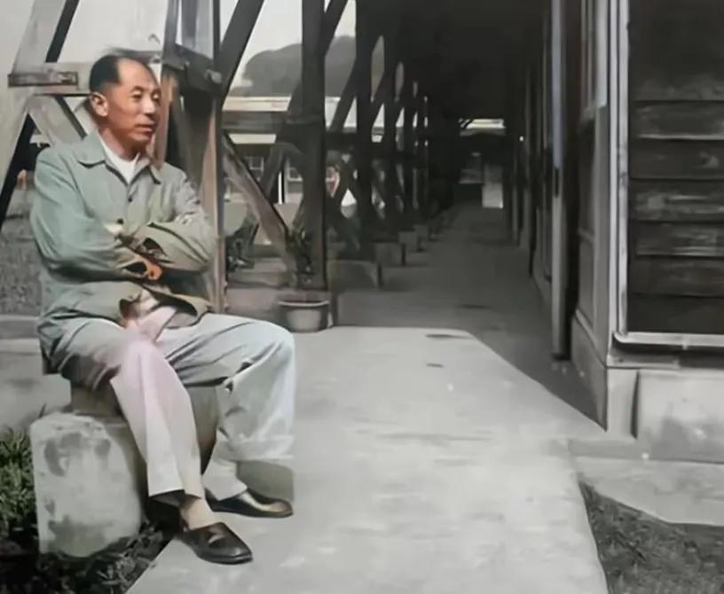 蒋介石至死都不会原谅他，但又无法“办死” 他。
首先是他让蒋介石的脸面丧失殆尽，