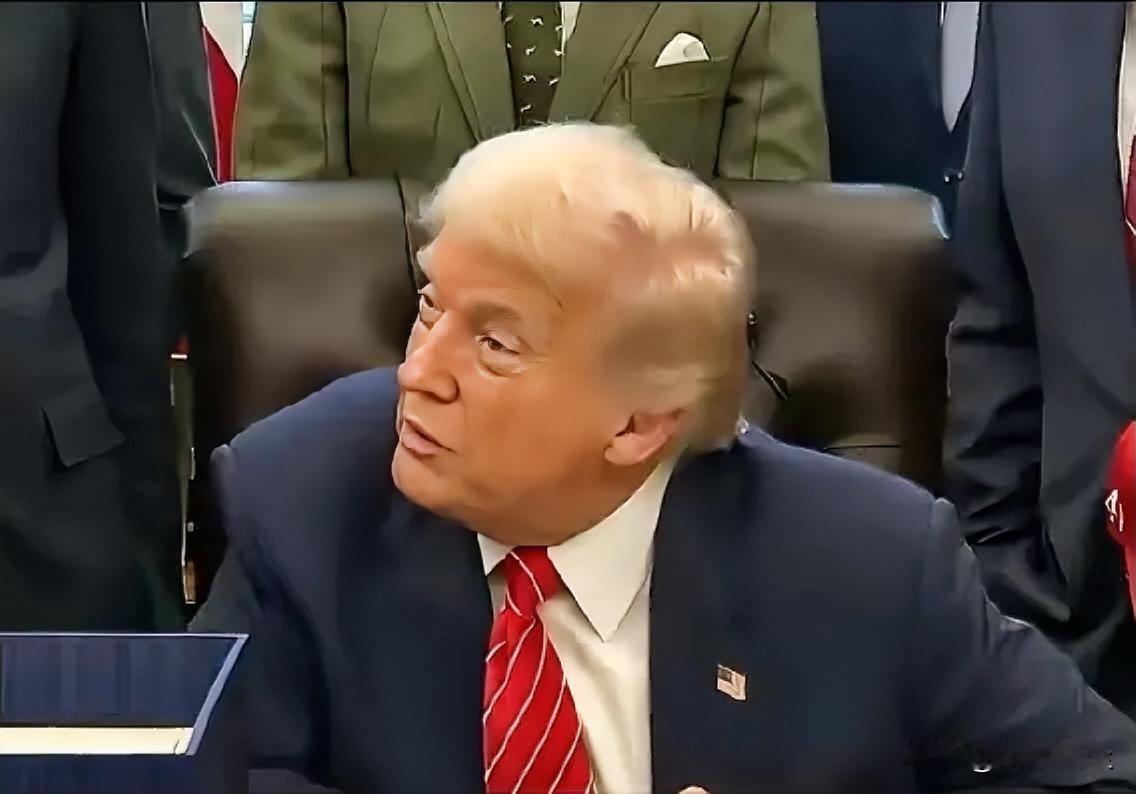 记者:“昨天您说普京同意在寒冷天气期间暂停，夜间，那些攻击又开始了。”

特朗普