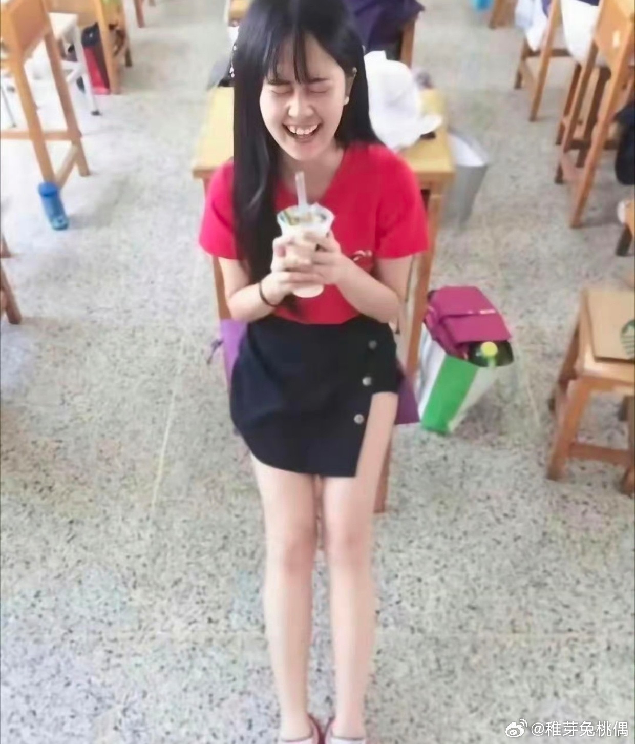 白鹿出道前，原来是长这样的！！这个照片我还是第一次见！ 