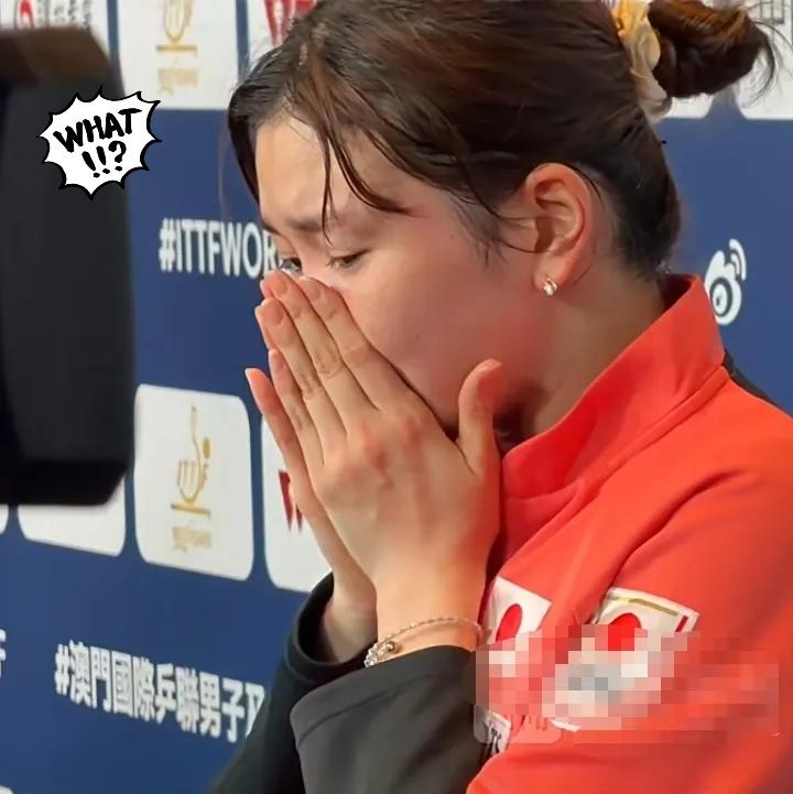 桥本赛后落泪，真的让人意外又感慨。
赛场上的她沉稳淡定，靠着稳健削球不断牵制对手