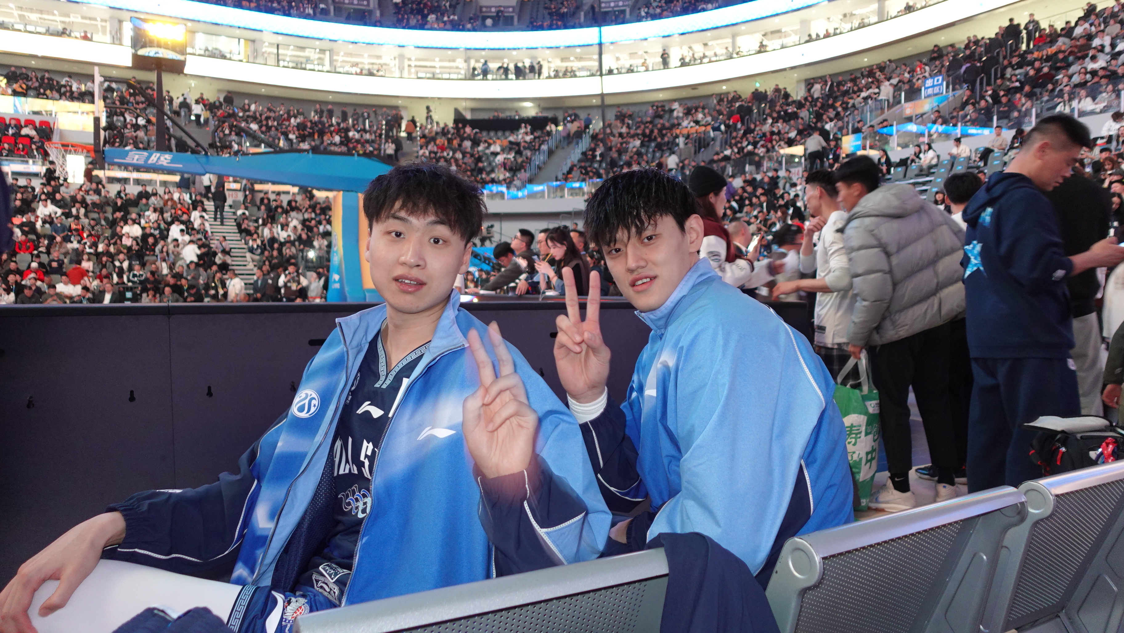 玩太嗨了根本想不起来发微博相机里有些图明天再发了我的第8️⃣年CBA全明星🔚2