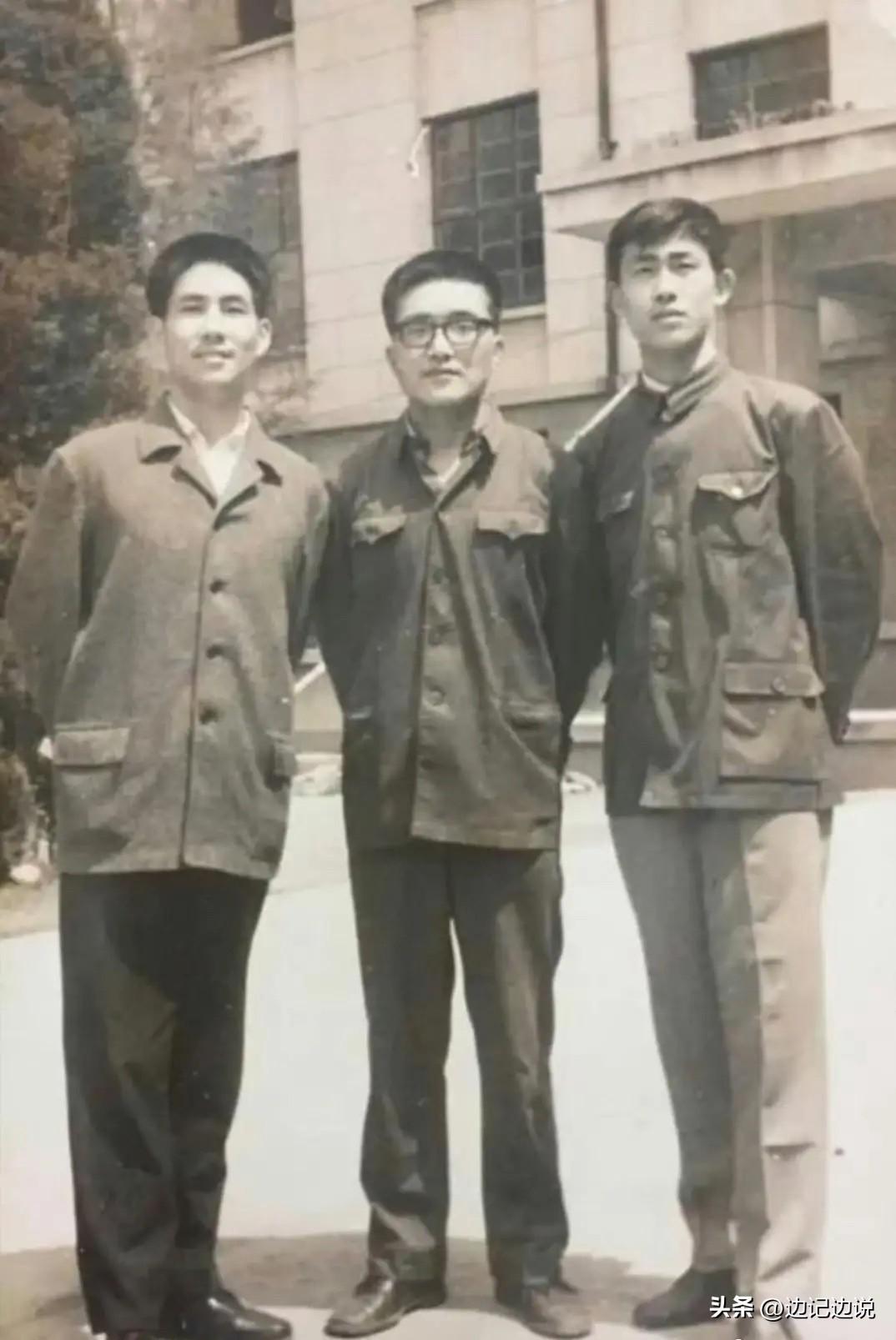 1982年，河南，刚到舞阳钢铁厂的许家印，那个时候他肯定也是满怀抱负，想着成为国