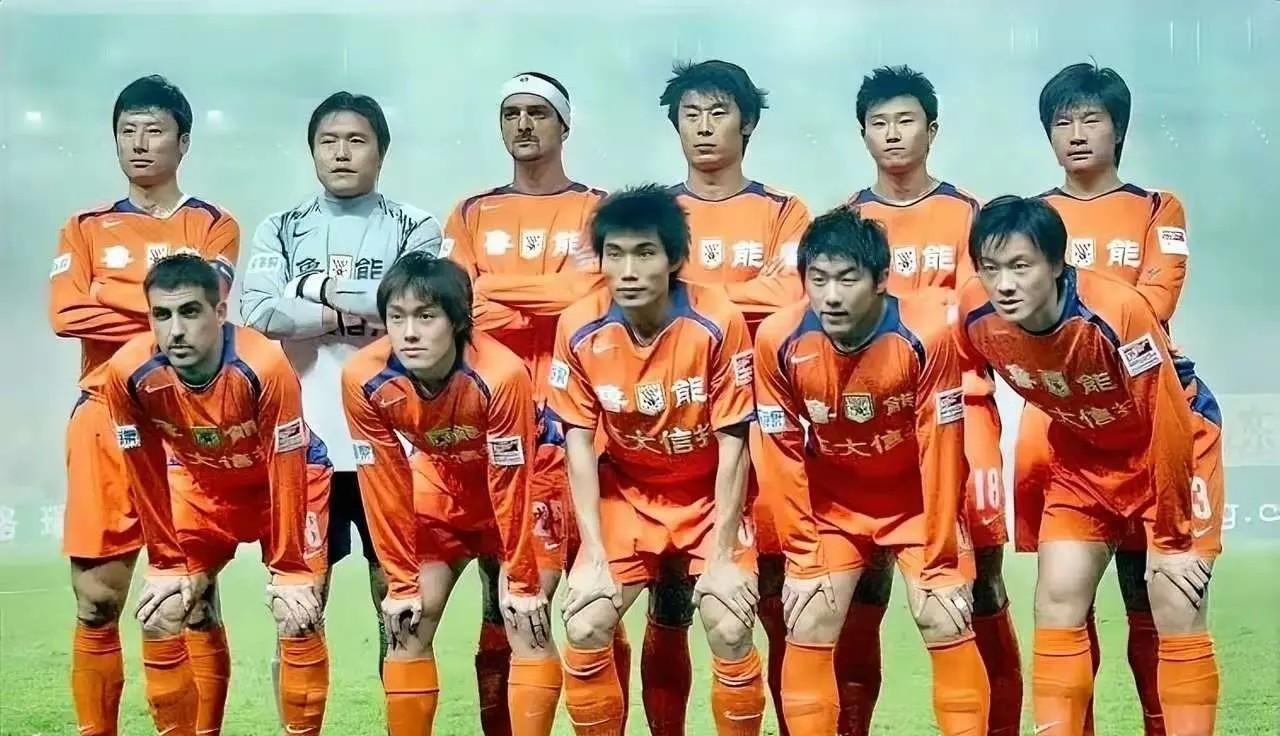 2026年有多场泰山旧将德比！
2006年山东泰山队有多强，相信大家也都知道，不