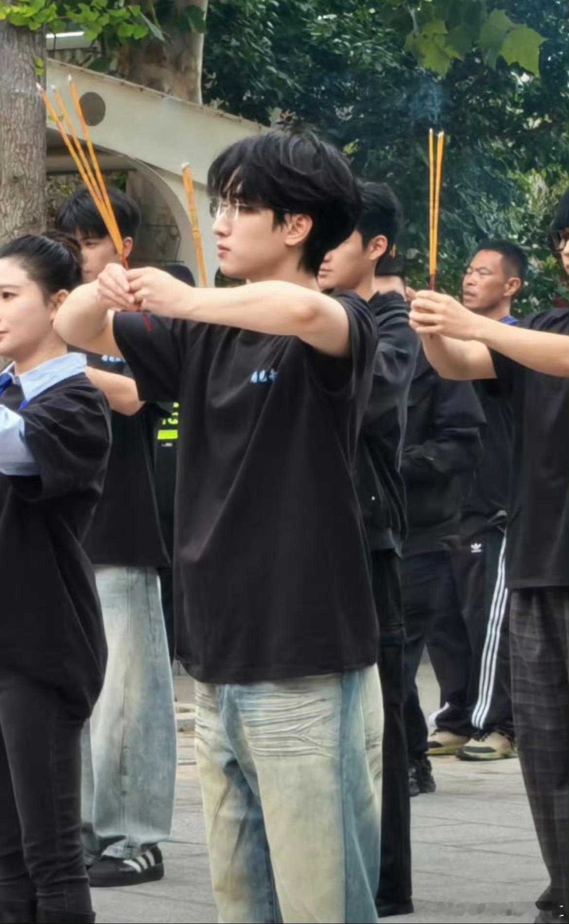 我天翔哥这个眼镜男 ​​​