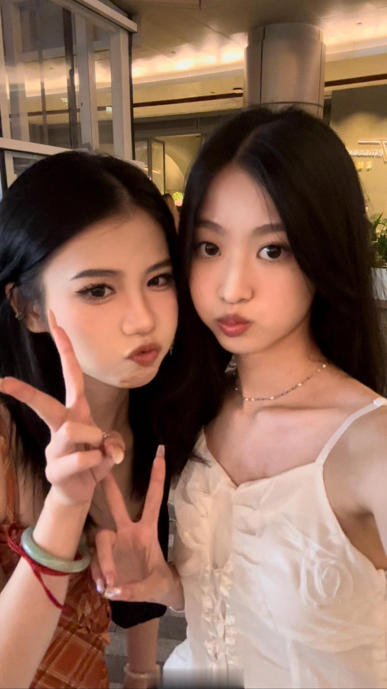 得亏我发了个抖Y 找到了小宝宝（海底捞 捞合照 p合照） 哈哈哈哈哈哈哈最后两张