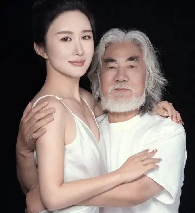 有钱有地位，年龄多大都不是问题，不缺年轻貌美的老婆！没钱的你找啥老婆！