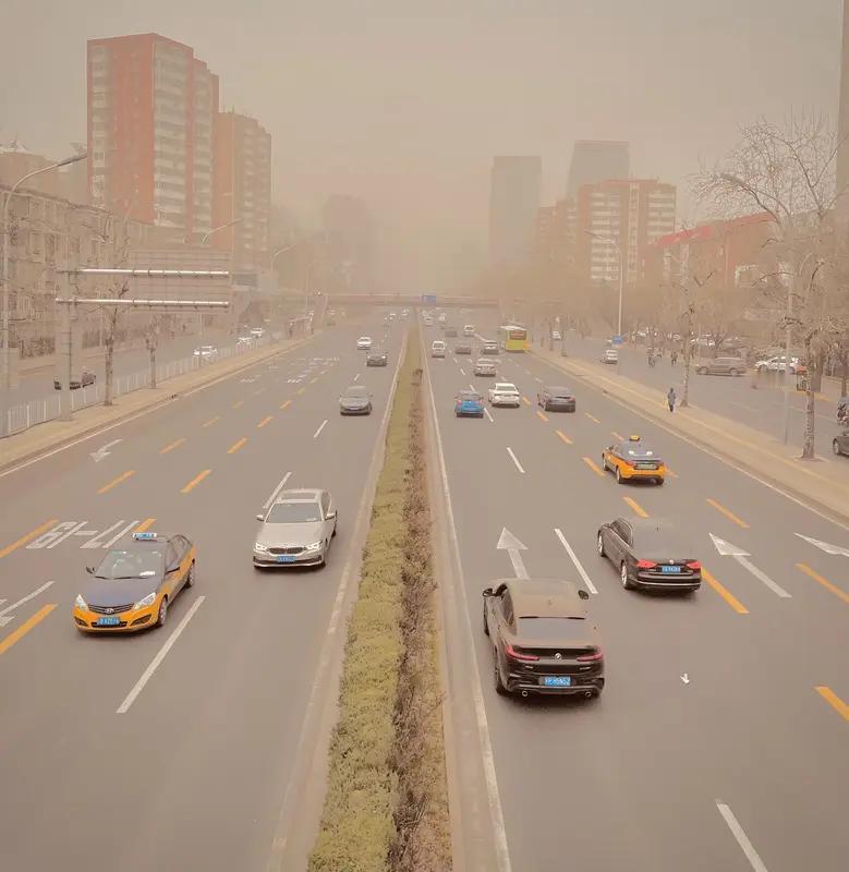 中央气象台今晨发布了大风黄色预警、沙尘暴蓝色预警和强对流天气蓝色预警。未来三天（