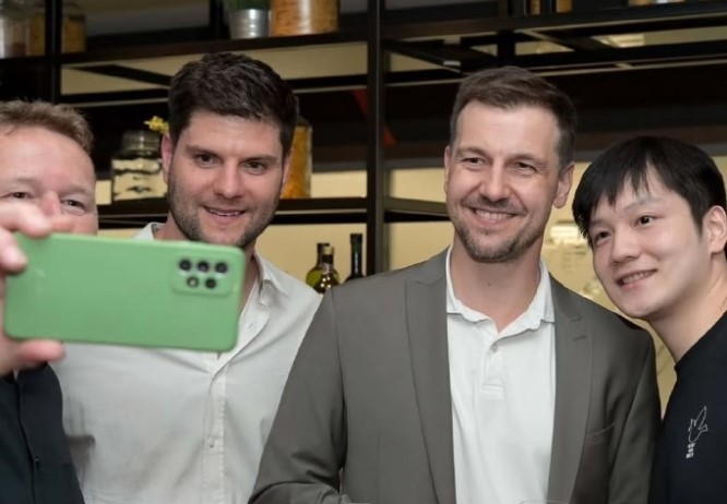 奥恰洛夫：樊振东不会参加伦敦世乒赛；王楚钦的角色很关键