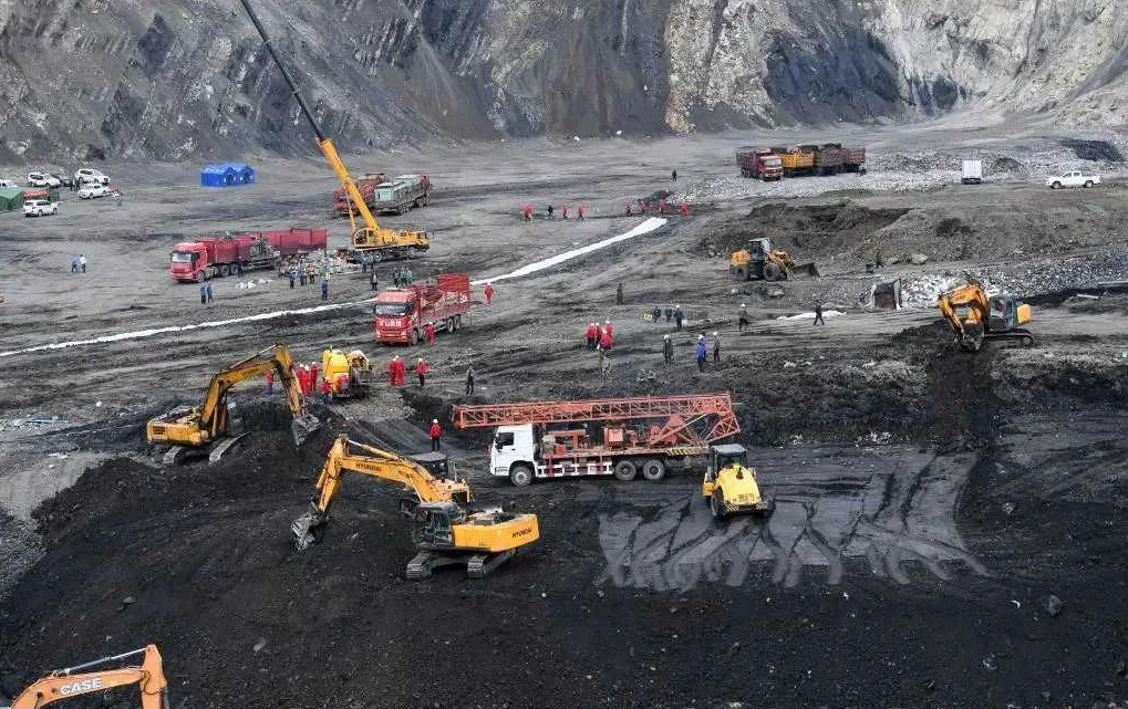巴基斯坦俾路支省煤矿发生爆炸，至少32人遇难10人被困 亚太日报 胡宁...