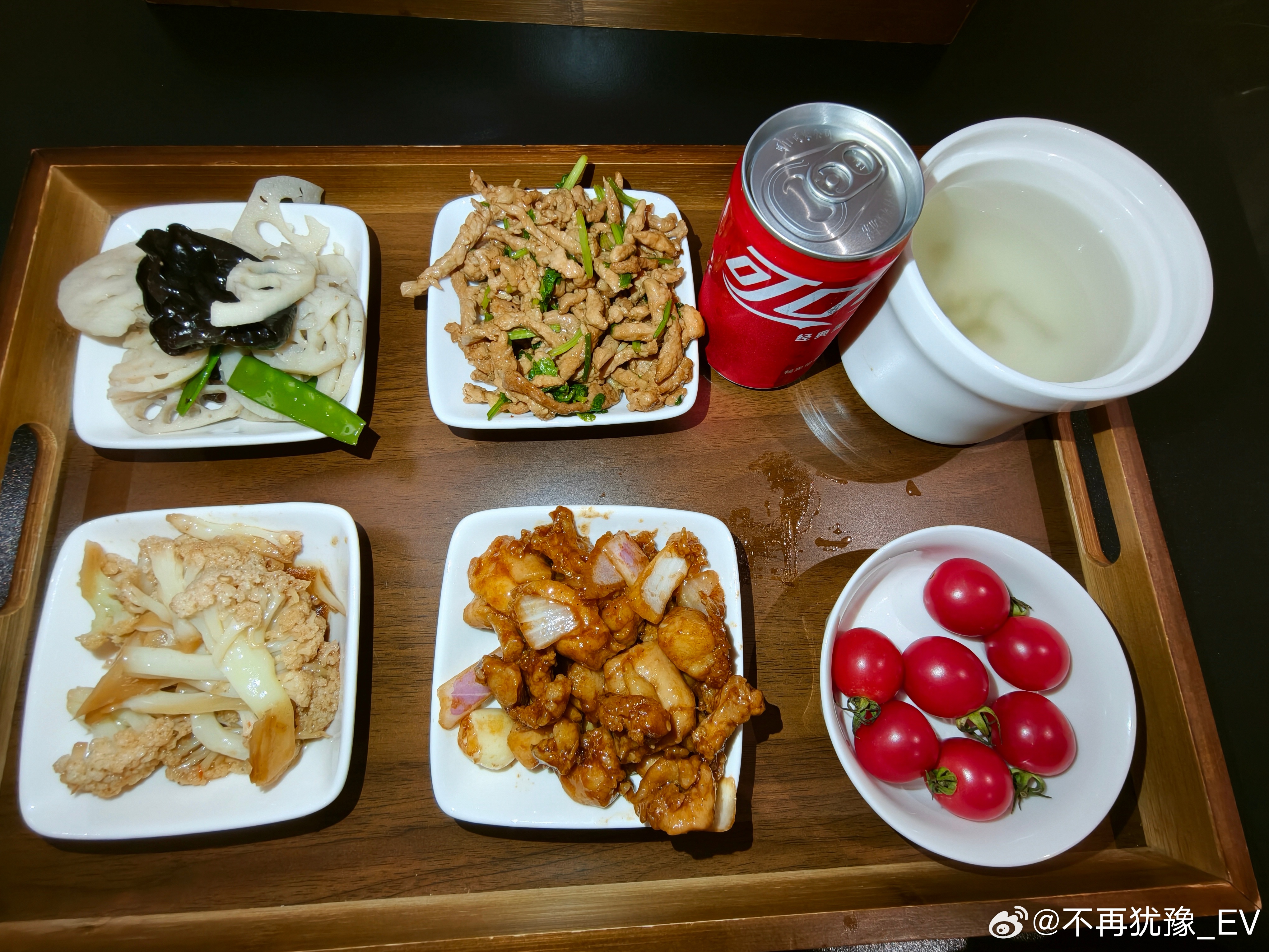 小助理我又来鸿蒙智行蹭饭啦