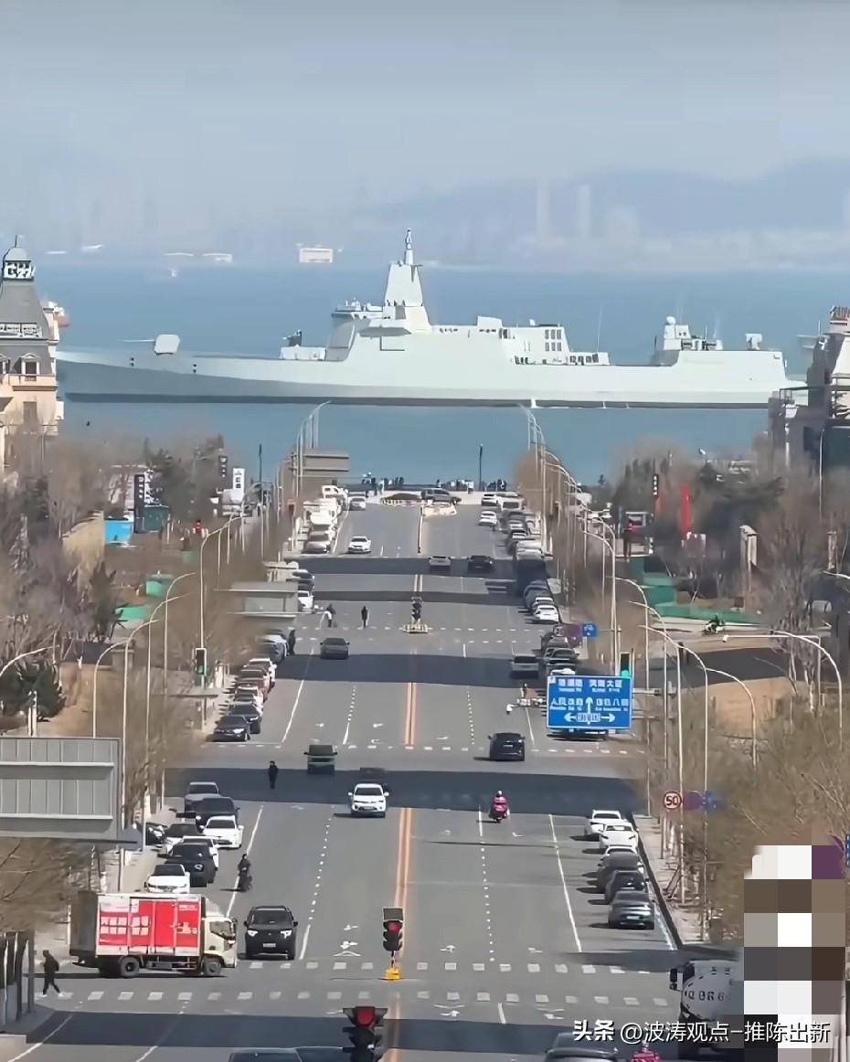 利奥宁州，达利安市，港东第五大道！
唉，还是老美的军舰威武！[大笑][大笑][大