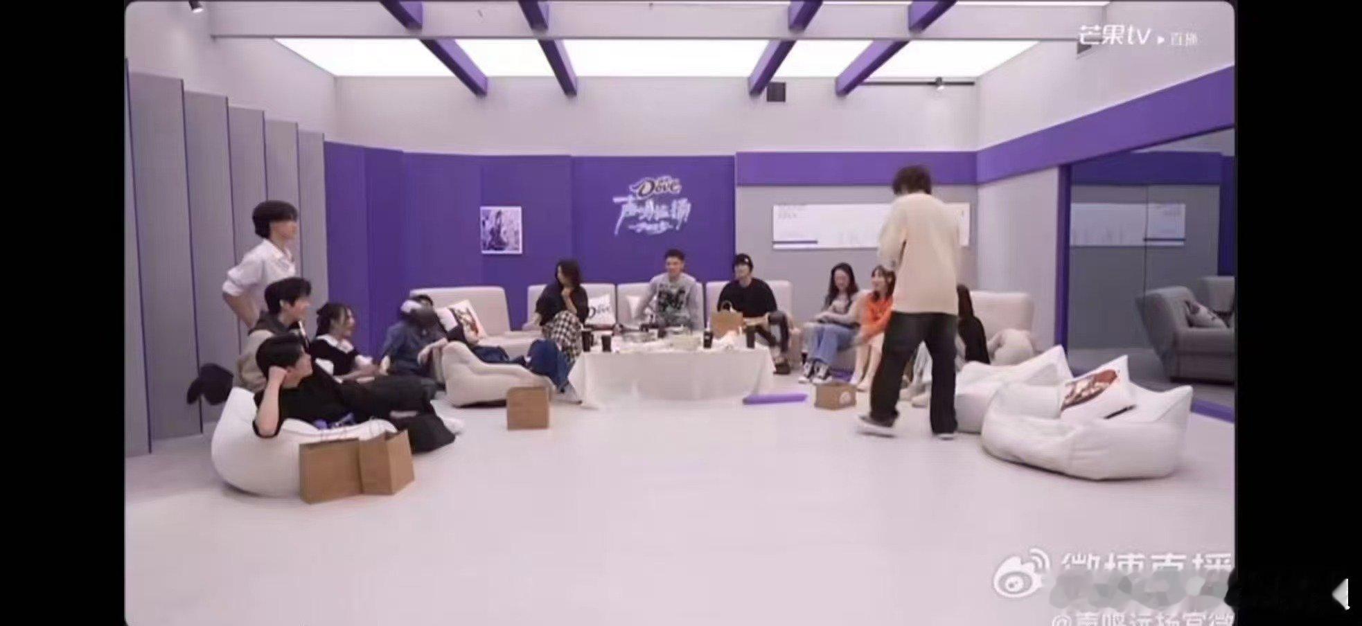 E人的惩罚就像奖励声鸣远扬 夏哲轩的rap惩罚太顶了！被cue后毫不犹豫开唱，自