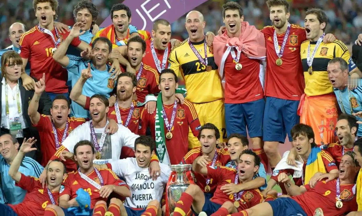 2012年7月2日凌晨2点45分，2012欧洲杯决赛如期上演，这场比赛参赛的双方