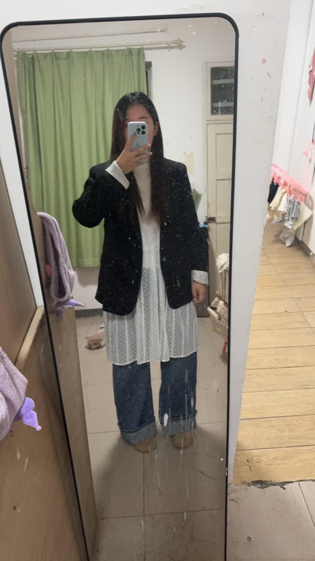 普通人学韩式穿搭

一穿一个不吱声

不是矮就是怪

网上这几年一直很流行所谓的
