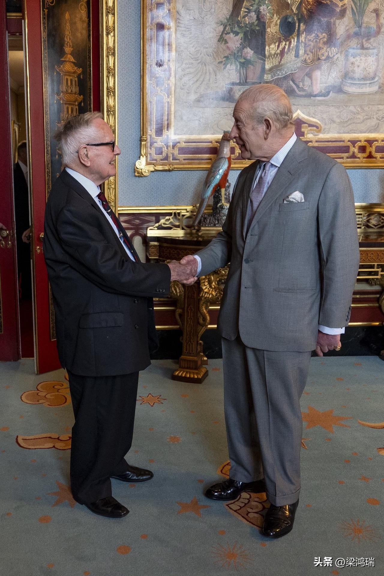 英国国王查尔斯三世于 2026年3月11日 在白金汉宫接见了现年 105岁 的二