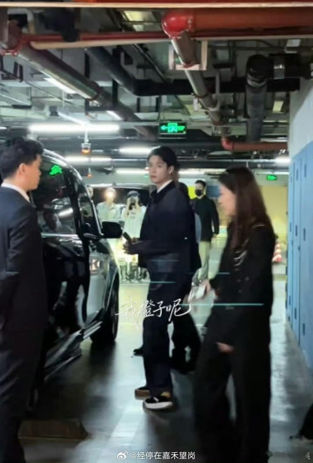 龚俊林一lv活动造型龚俊林一lv活动龚俊林一lv活动造型，帅，[抱一抱][抱一抱