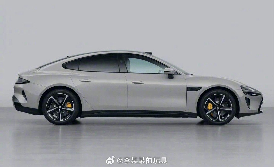 #媒体泄密小米汽车将赔三百万罚金#实车确实帅炸，做的一个价格[笑而不语]ps:等