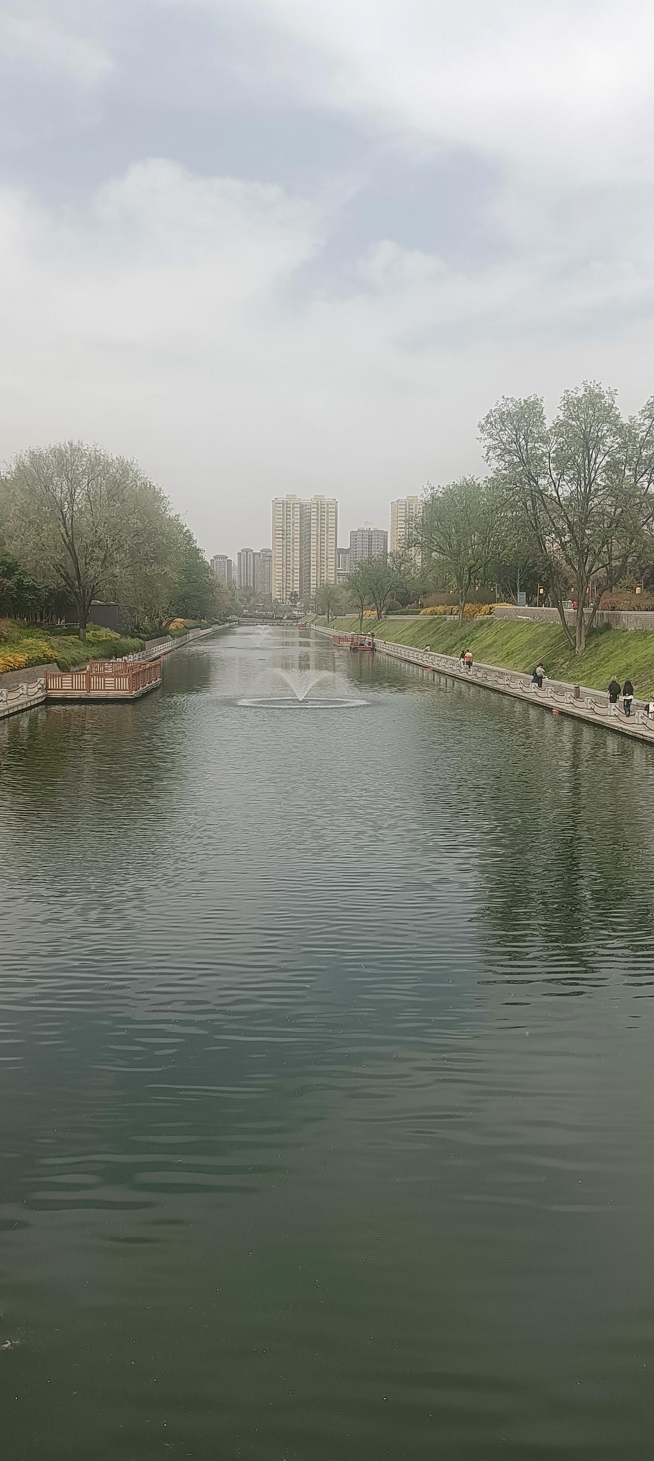 在西安，可别不信！普通人的家庭存款能到这个数，已经很厉害！
古都西安是一座充满烟