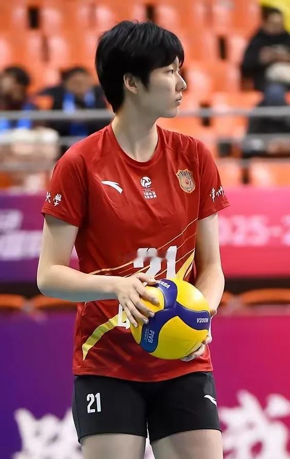 昨晚江苏女排icon和天津女排icon的激烈比赛，最大的收获是逼出了一个替补登场