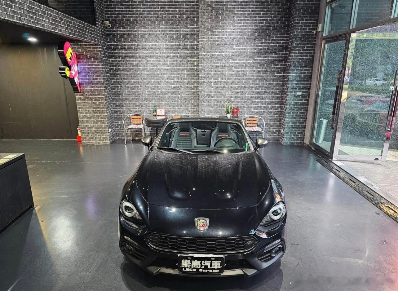 台湾老车 2017年ABARTH 124 SPIDER MT ​​​