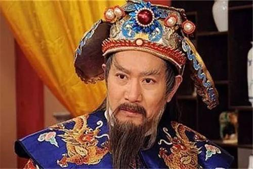 很多90后的童年记忆里，都住着一个庞太师。
《少年包青天》里那个倚仗国丈身份、欺
