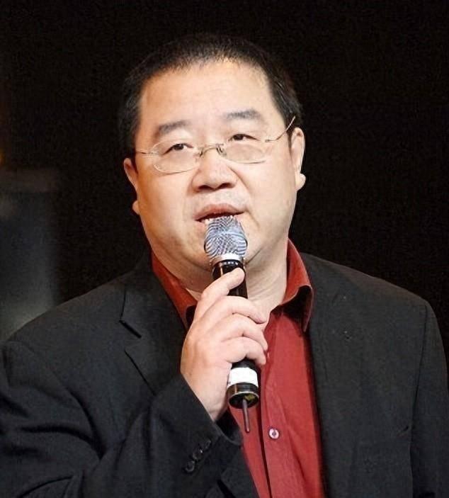 英达66岁后再看父子关系：有些遗憾，不是晚一点弥补就能重来

66岁的英达，如今