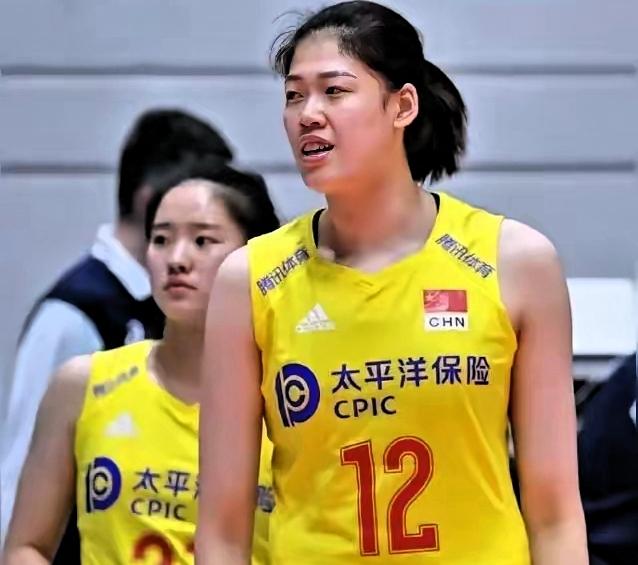 李盈莹能否出战女排亚锦赛？
这是我们广大球迷十分关心的事，伤势未愈，请给她更多耐