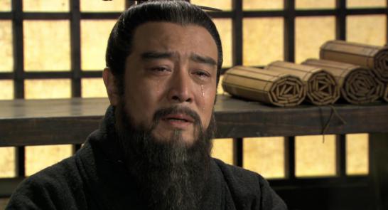 194年，曹操的父亲曹嵩被陶谦部下张闿杀害，临死前曹嵩求饶：“我儿是曹操，你想要