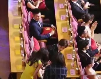 唐嫣和赵丽颖还有这段渊源啊！就是不给你起身让座，爱咋滴咋滴 ​​​