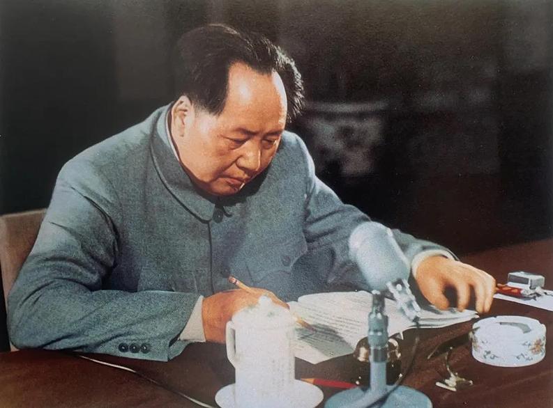 美国以色列和伊朗的战争打到现在，更加佩服毛主席。

不少人都说伊朗现在的战术打法