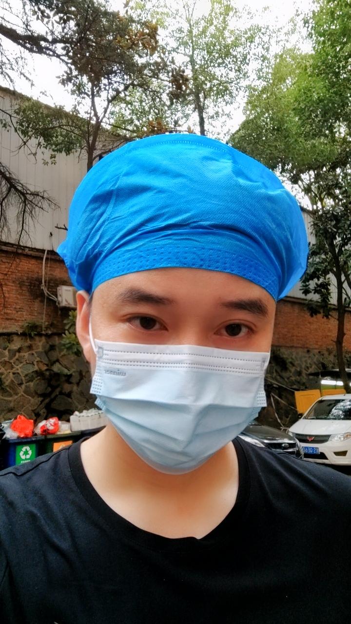 从黑夜到黎明，只为山河无恙。有幸作为一名医务人员，尽微薄之力，能为