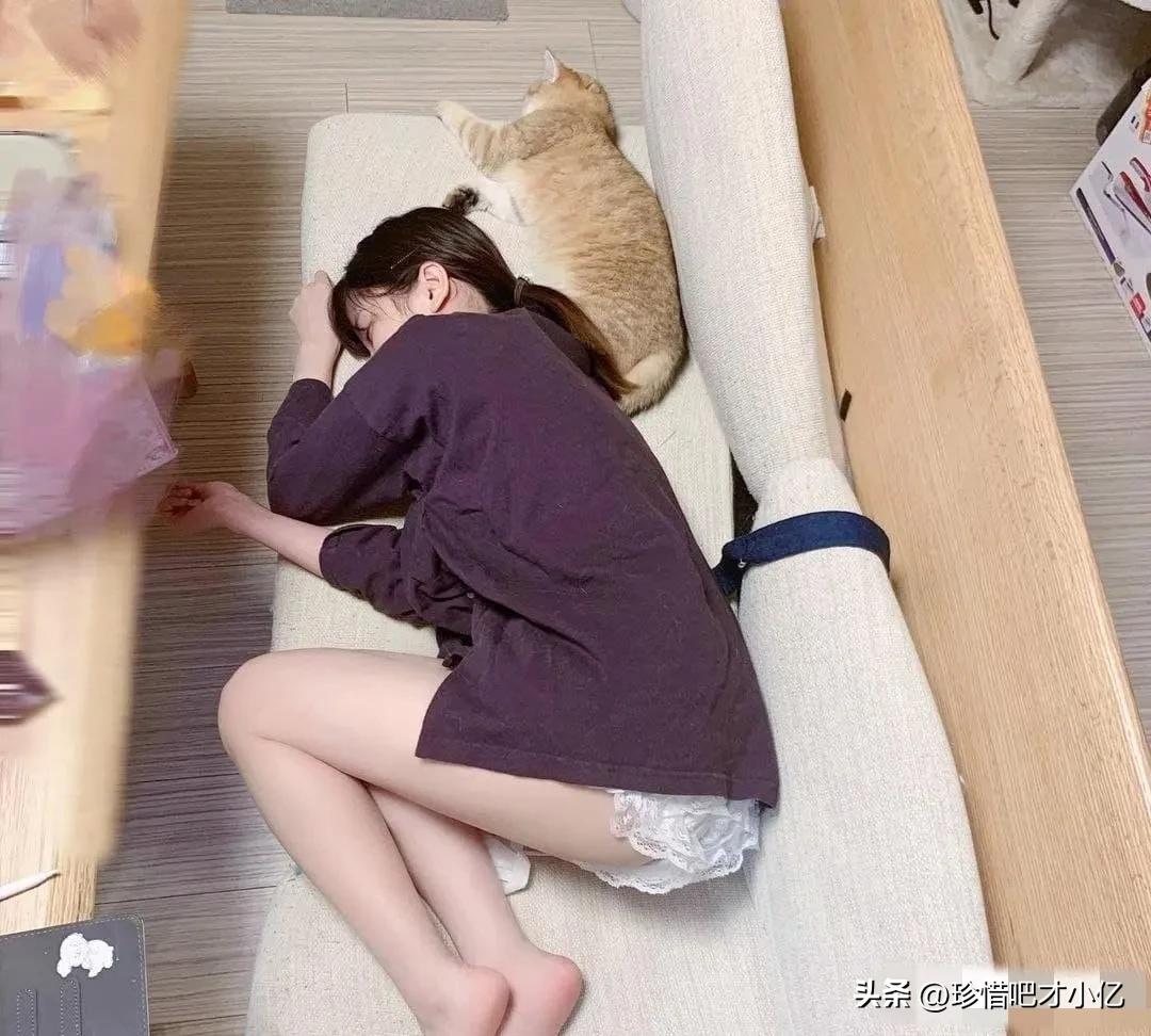 如果我在沙发上睡着了，你会为我披上毯子，把我抱到床上吗？