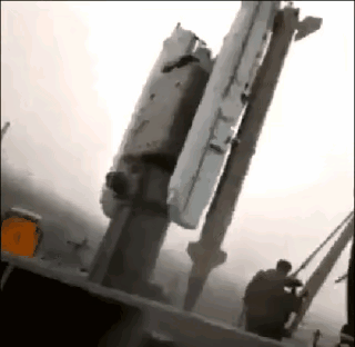 这么重要的一款武器装备，怎么还会犯如此低级的错误呢？这不像是在军事演习，应该就是