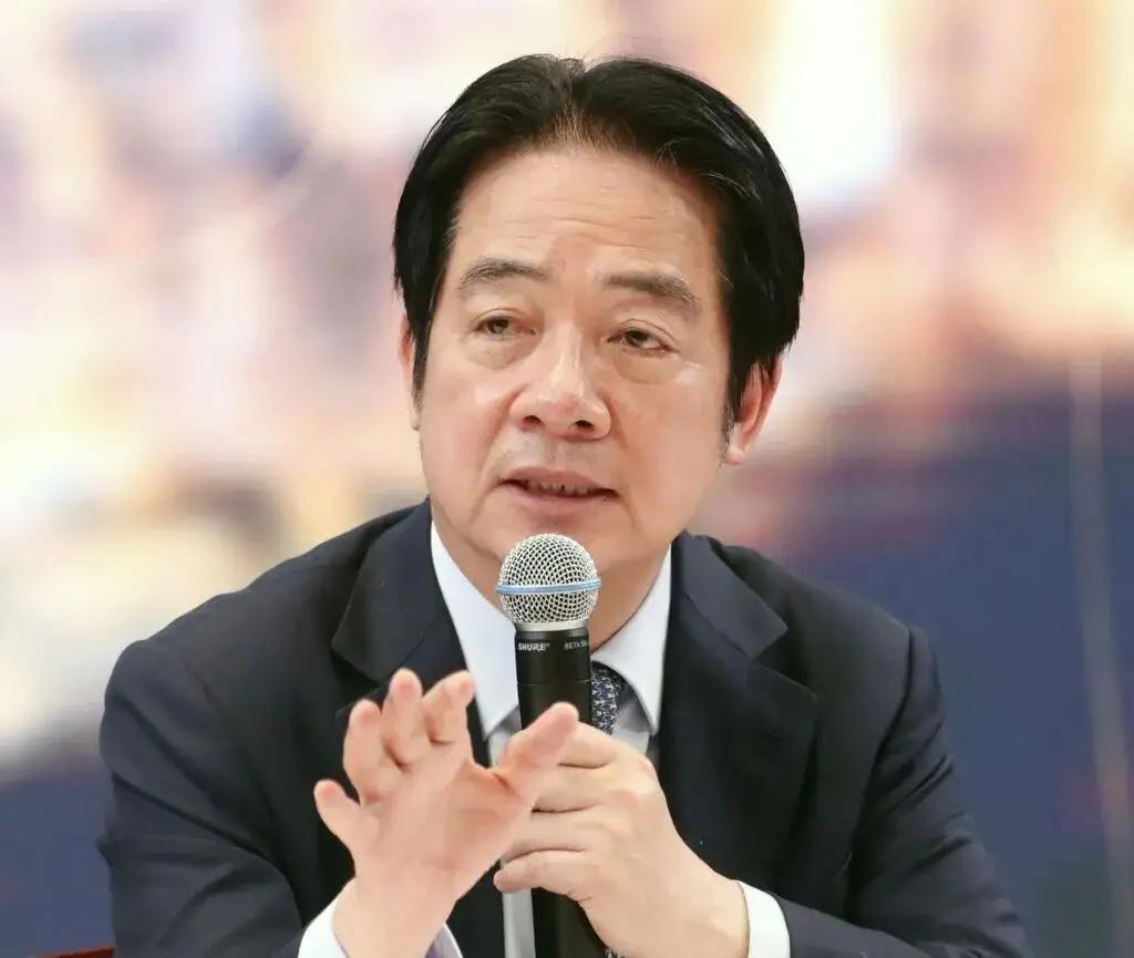 日本殖民台湾时可不看什么民意，现在台湾人却十分跪舔日本，很贱的。