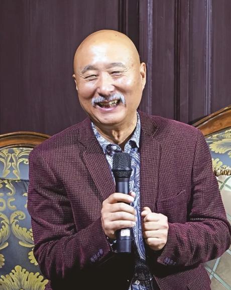 2023年，刘晓庆看到陈佩斯，她笑着对身边的人说：这是我大侄子，我是她小姑，但别