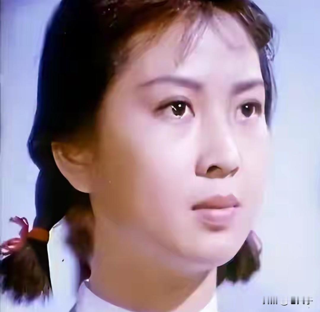 中国电影史人物之第1375位，吴海燕（1954年12月一）生于上海。
五岁时开始